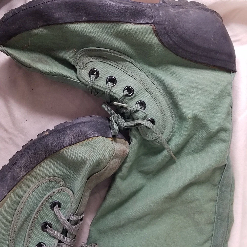 US Military N-1B Mukluk Boots Mens Medium Green Good Extreme Cold Weather 1988